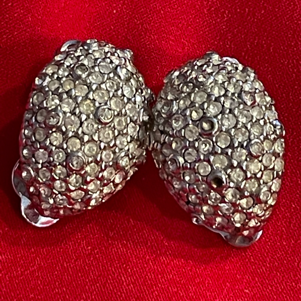 Lovely Ciner Earrings In Silvertone Signed On The Clip Back Stunners 84$